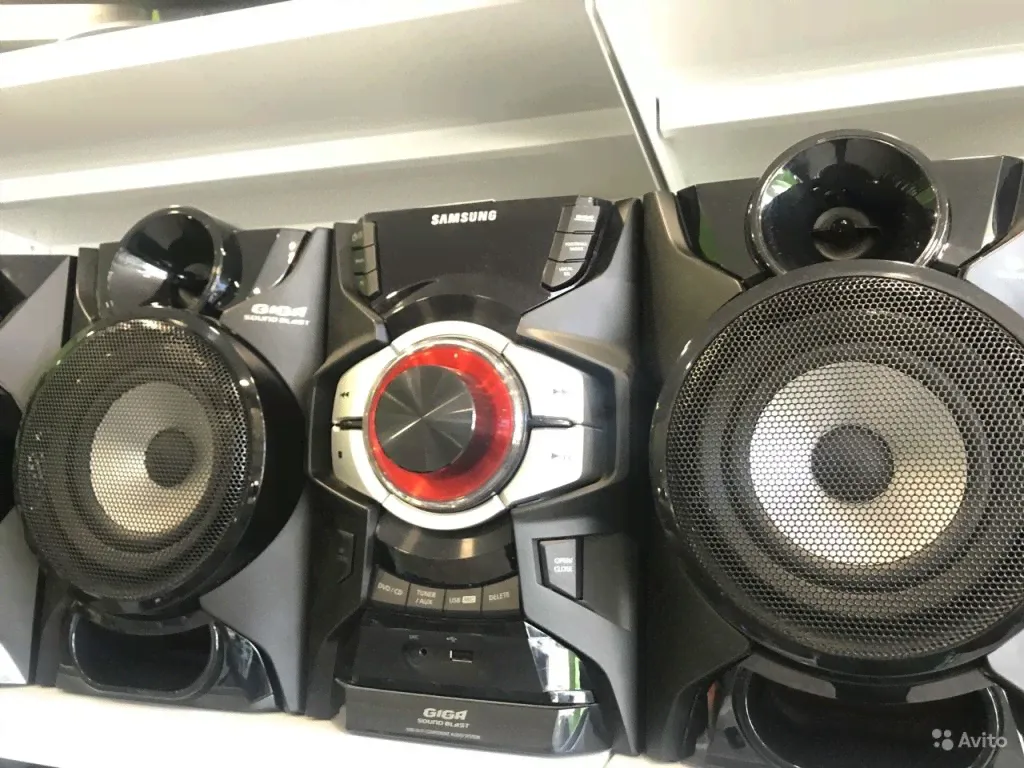 Музыкальный центр SAMSUNG giga sound в Москве